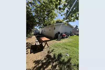 1404 N Cherry St, La Grande, OR 97850 - Photo 6
