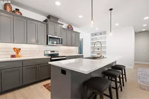 623 W 10th St, La Center, WA 98629 - Photo 16