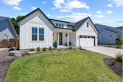 623 W 10th St, La Center, WA 98629 - Photo 2