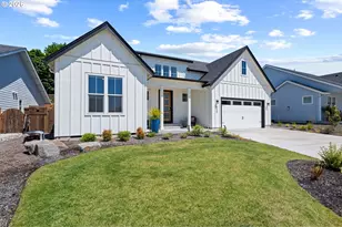 623 W 10th St, La Center, WA 98629 - Photo 2