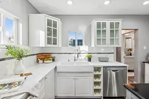 1405 NE 63rd Ave, Portland, OR 97213 - Photo 8