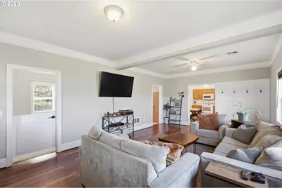 29259 Clear Lake Rd, Eugene, OR 97402 - Photo 12