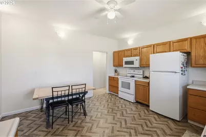 29259 Clear Lake Rd, Eugene, OR 97402 - Photo 8