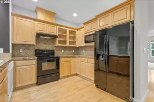 15900 SW Snowy Owl Ln, Beaverton, OR 97007 - Photo 8