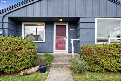 1465 3rd St, Astoria, OR 97103 - Photo 2