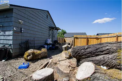 2343 31st St, Springfield, OR 97477 - Photo 12