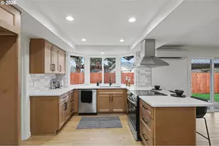 2175 Princeton Dr, Eugene, OR 97405 - Photo 12