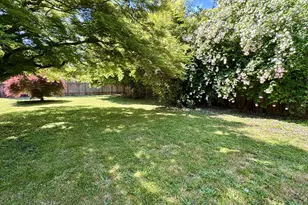 345 E Rosewood Ave, Eugene, OR 97404 - Photo 28