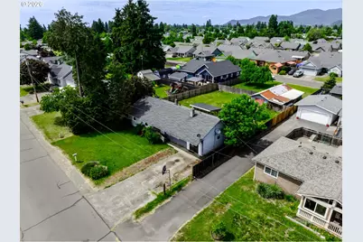 4076 North St, Springfield, OR 97478 - Photo 4