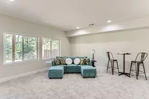 5802 NW Bannister Dr, Portland, OR 97229 - Photo 18