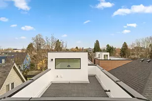 3530 N Borthwick Ave, Portland, OR 97227 - Photo 2