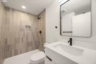 3530 N Borthwick Ave, Portland, OR 97227 - Photo 8