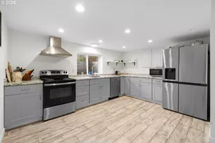 52052 SE 3rd Pl, Scappoose, OR 97056 - Photo 2