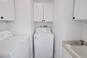 265 23rd St, Astoria, OR 97103 - Photo 30