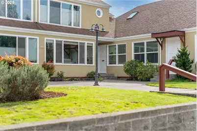 2438 NE Killingsworth St #4, Portland, OR 97211 - Photo 2