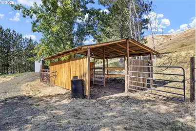 8367 N Umpqua Hwy, Roseburg, OR 97470 - Photo 44