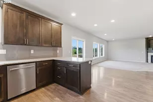 3091 NE Hidden Meadow Dr, McMinnville, OR 97128 - Photo 8
