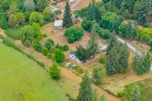 94708 Parsonage Ln, Broadbent, OR 97414 - Photo 4
