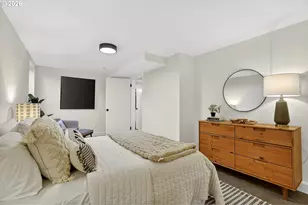 7618 SE Clay St, Portland, OR 97215 - Photo 40