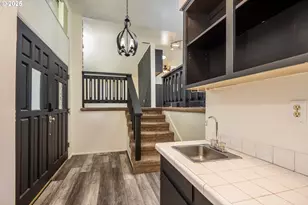 595 S 68th Pl, Springfield, OR 97478 - Photo 4