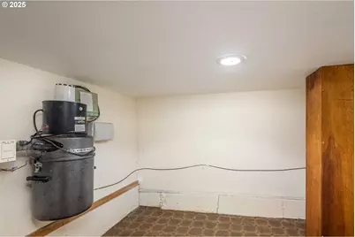 595 S 68th Pl, Springfield, OR 97478 - Photo 30