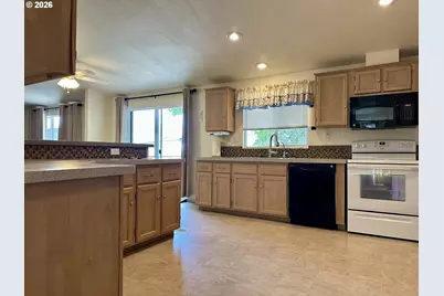 1809 26th St #38, La Grande, OR 97850 - Photo 4