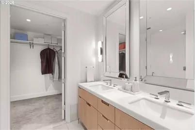 550 SW 10th Ave #2205, Portland, OR 97205 - Photo 18