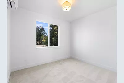 2092 N Watts St, Portland, OR 97217 - Photo 10