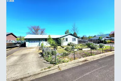 274 Georginna Dr, Roseburg, OR 97471 - Photo 1