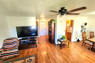 274 Georginna Dr, Roseburg, OR 97471 - Photo 2