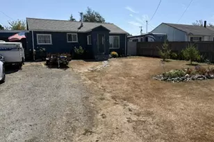 1704 Maple St, Myrtle Point, OR 97458 - Photo 1