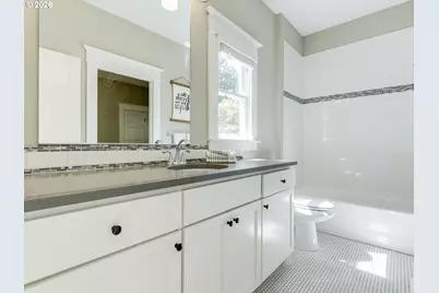 131 SE 74th Ave, Portland, OR 97215 - Photo 16