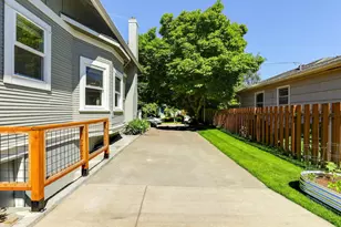 131 SE 74th Ave, Portland, OR 97215 - Photo 24