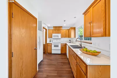19332 Silverfox Pkwy, Oregon City, OR 97045 - Photo 10