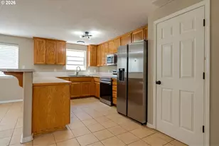 19790 SW Yocom Ln, Beaverton, OR 97007 - Photo 12
