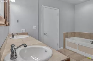 9660 NW Bermar Ln, Portland, OR 97229 - Photo 38