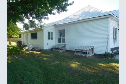 135 N 3rd, Connell, WA 99326 - Photo 10