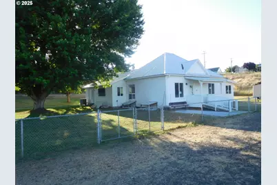 135 N 3rd, Connell, WA 99326 - Photo 1