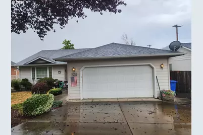 411 Sunnyside Dr, Winston, OR 97496 - Photo 2