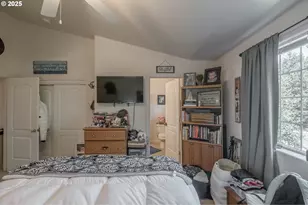1036 9th St, Florence, OR 97439 - Photo 32