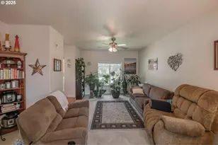 1036 9th St, Florence, OR 97439 - Photo 10