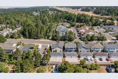 1036 9th St, Florence, OR 97439 - Photo 46