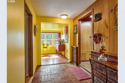 5724 S Anderson Rd, Aurora, OR 97002 - Photo 4