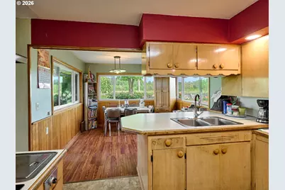 5724 S Anderson Rd, Aurora, OR 97002 - Photo 8