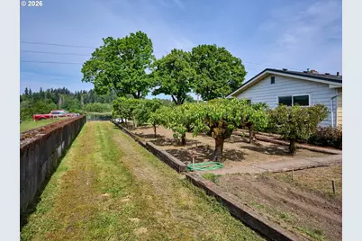 5724 S Anderson Rd, Aurora, OR 97002 - Photo 28