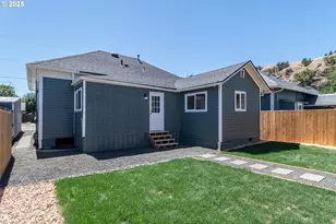 176 SE Hoover Ave, Roseburg, OR 97470 - Photo 34