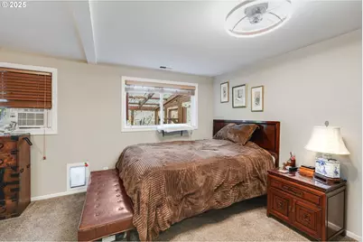 11821 SE Yamhill St, Portland, OR 97216 - Photo 10