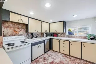 11821 SE Yamhill St, Portland, OR 97216 - Photo 8