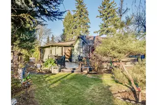 11821 SE Yamhill St, Portland, OR 97216 - Photo 2