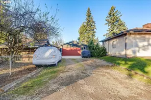 11821 SE Yamhill St, Portland, OR 97216 - Photo 24